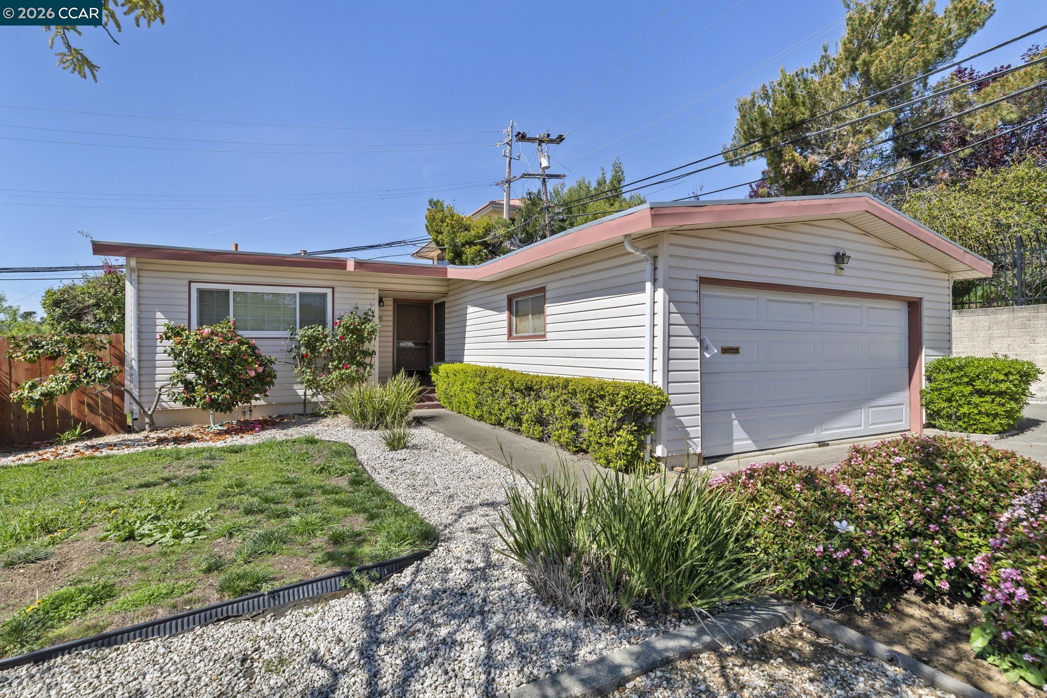 507 Los Cerritos Dr
