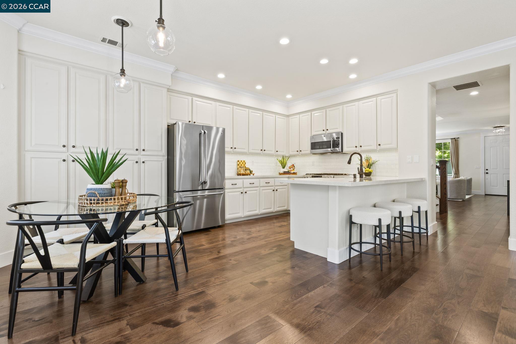 218 Abigail Cir