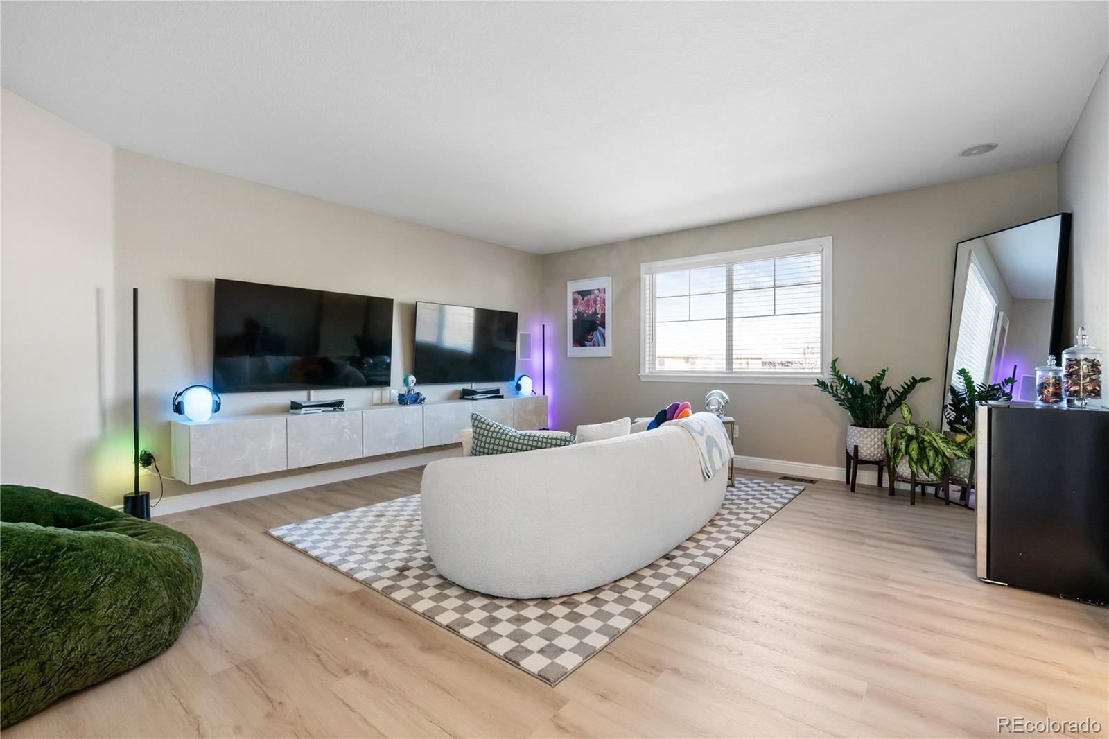 806 Ridgemont Circle