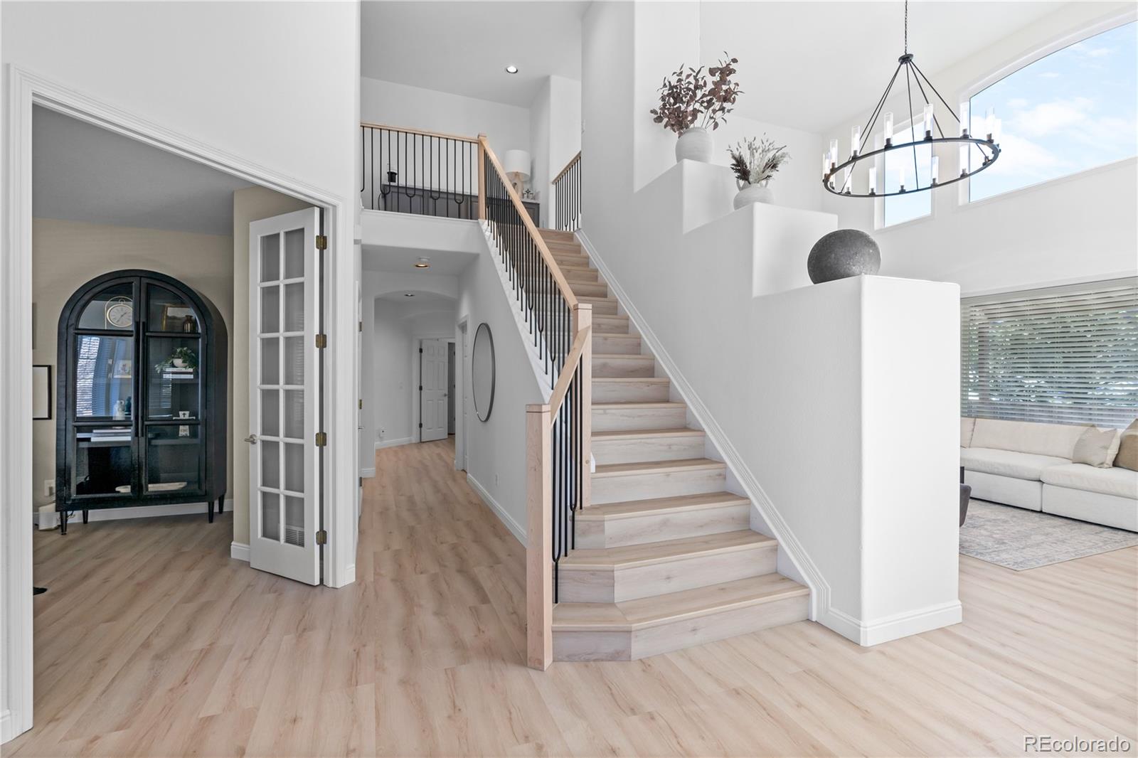 806 Ridgemont Circle