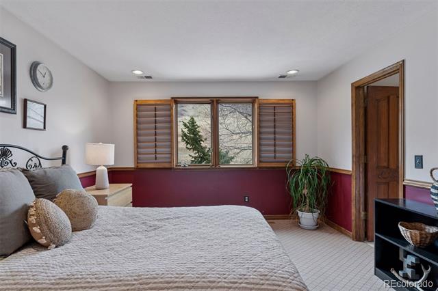 5 Tamarade Drive