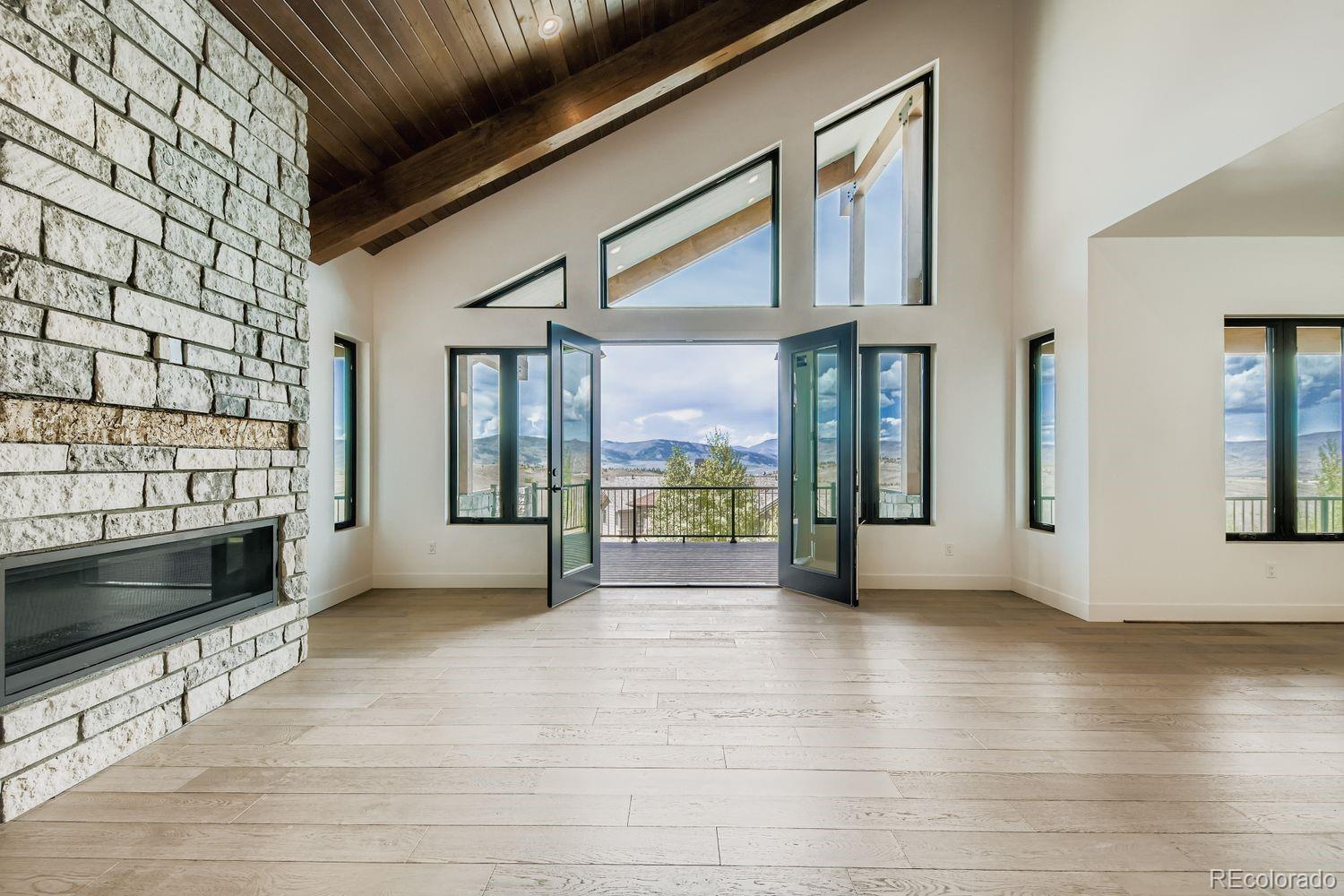 1100 Shoshoni Lane