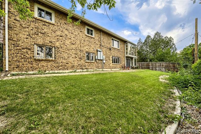 8107 W 71st Place