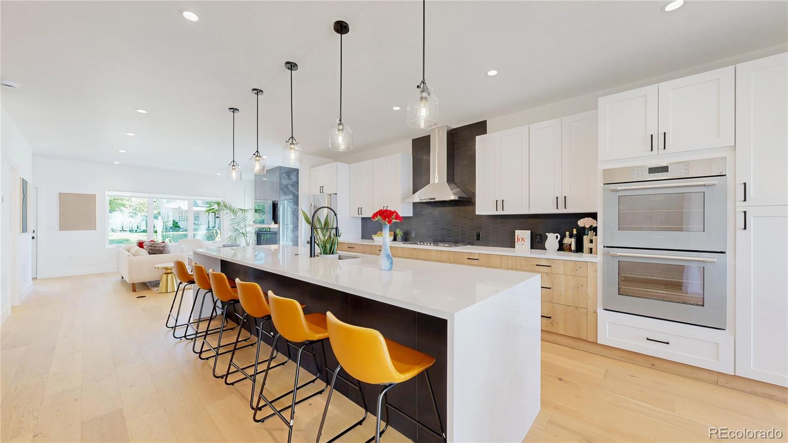 2403 S Franklin