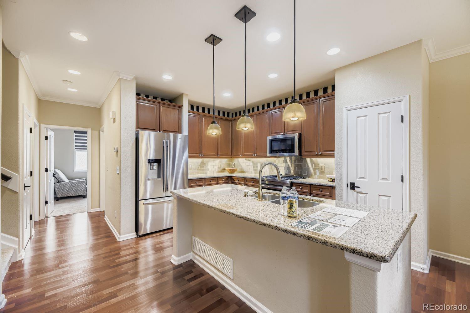 9615 W Hinsdale Place