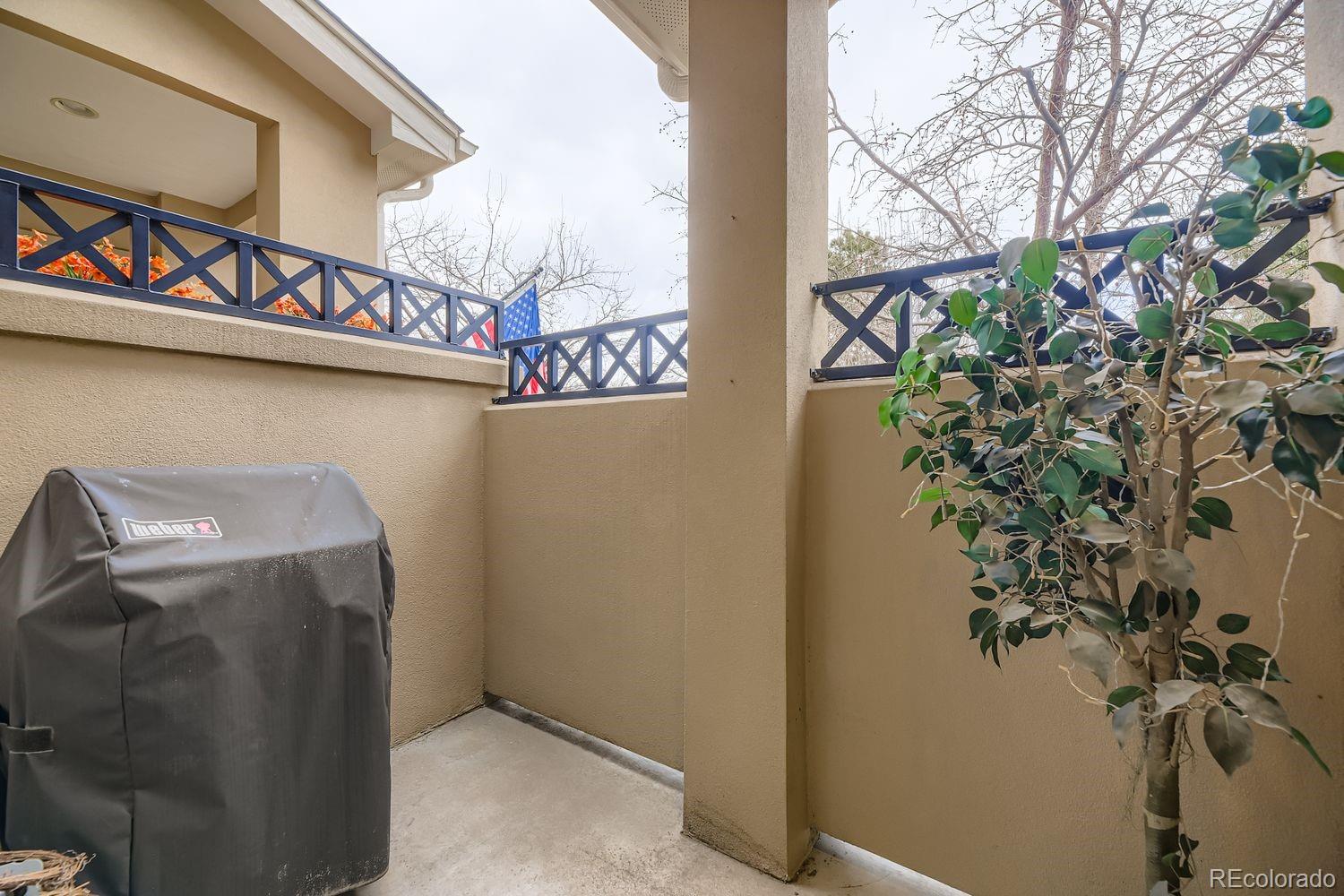 9615 W Hinsdale Place