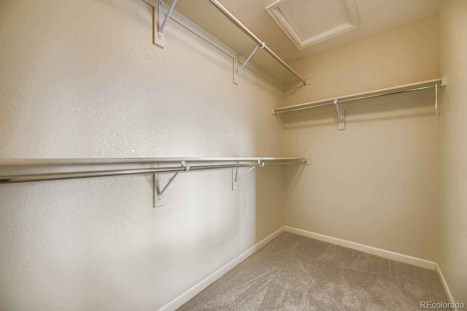 9615 W Hinsdale Place