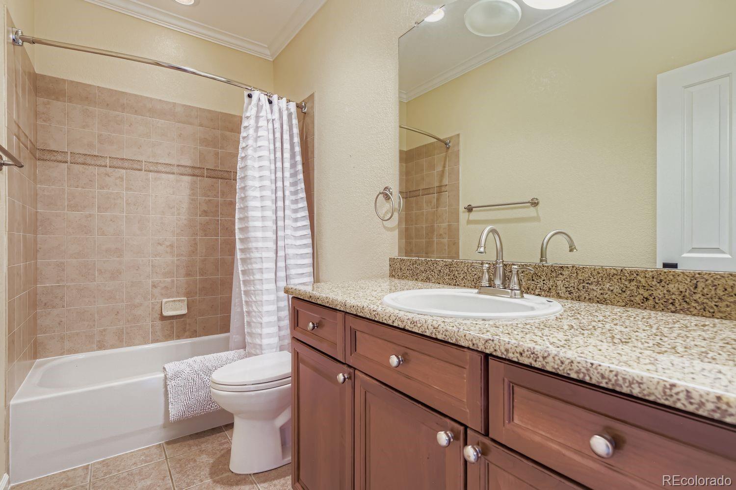 9615 W Hinsdale Place