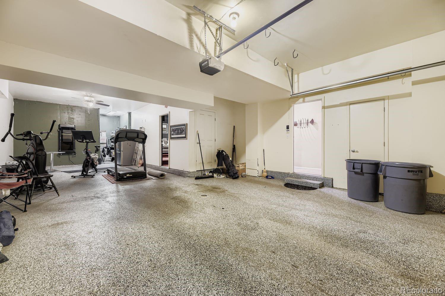 9615 W Hinsdale Place