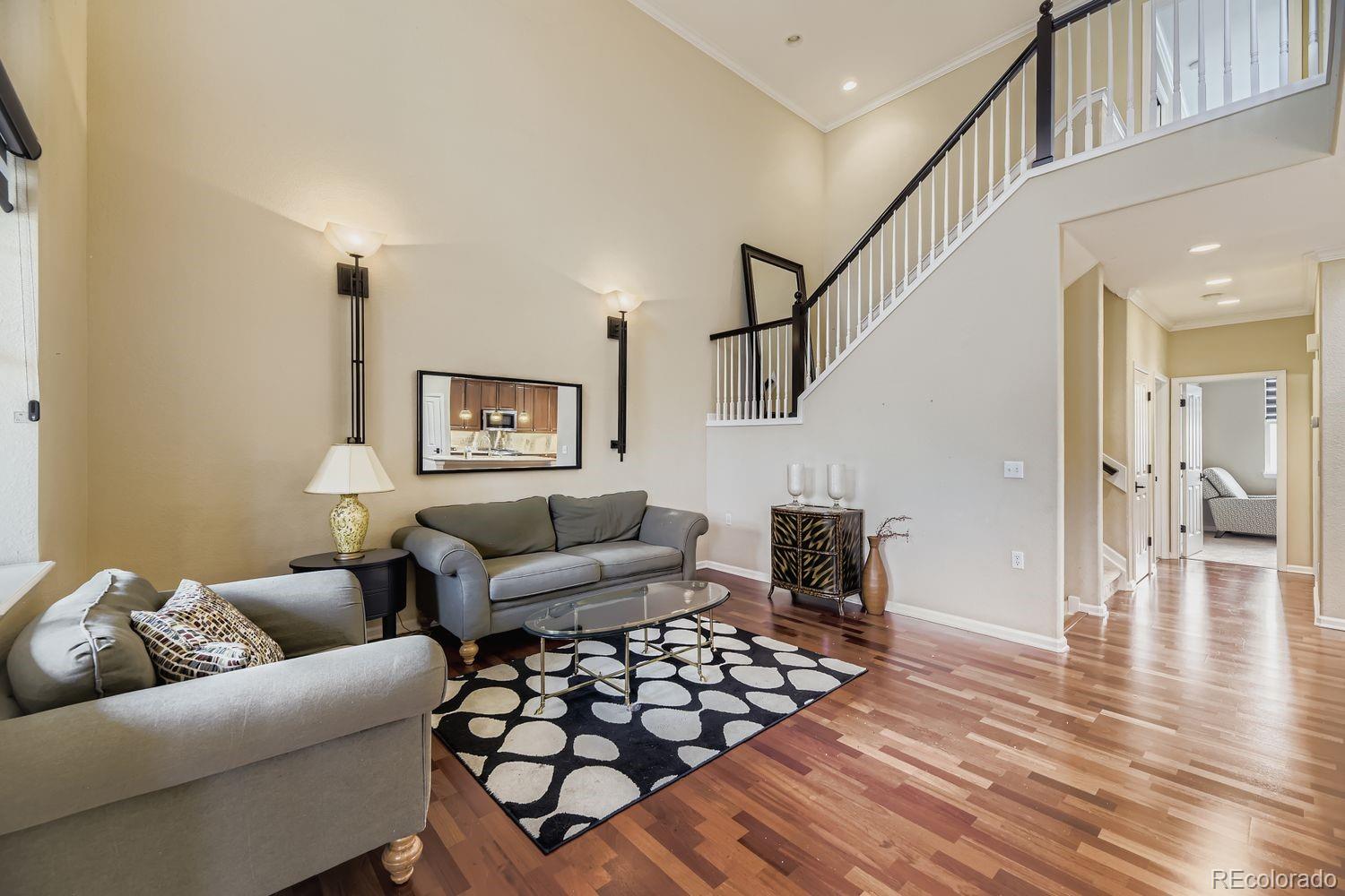 9615 W Hinsdale Place