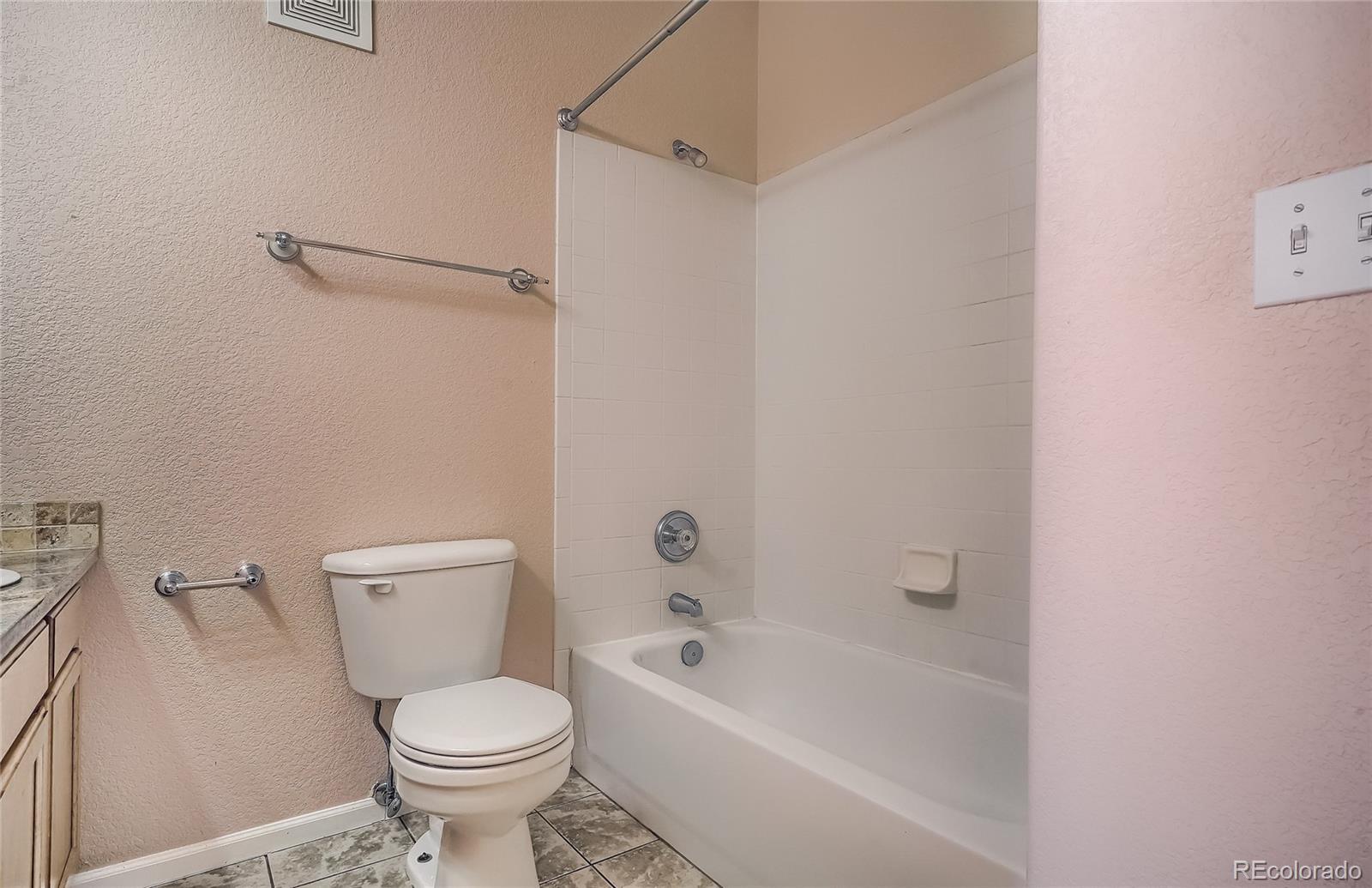 2113 S Fulton Circle Unit: 203