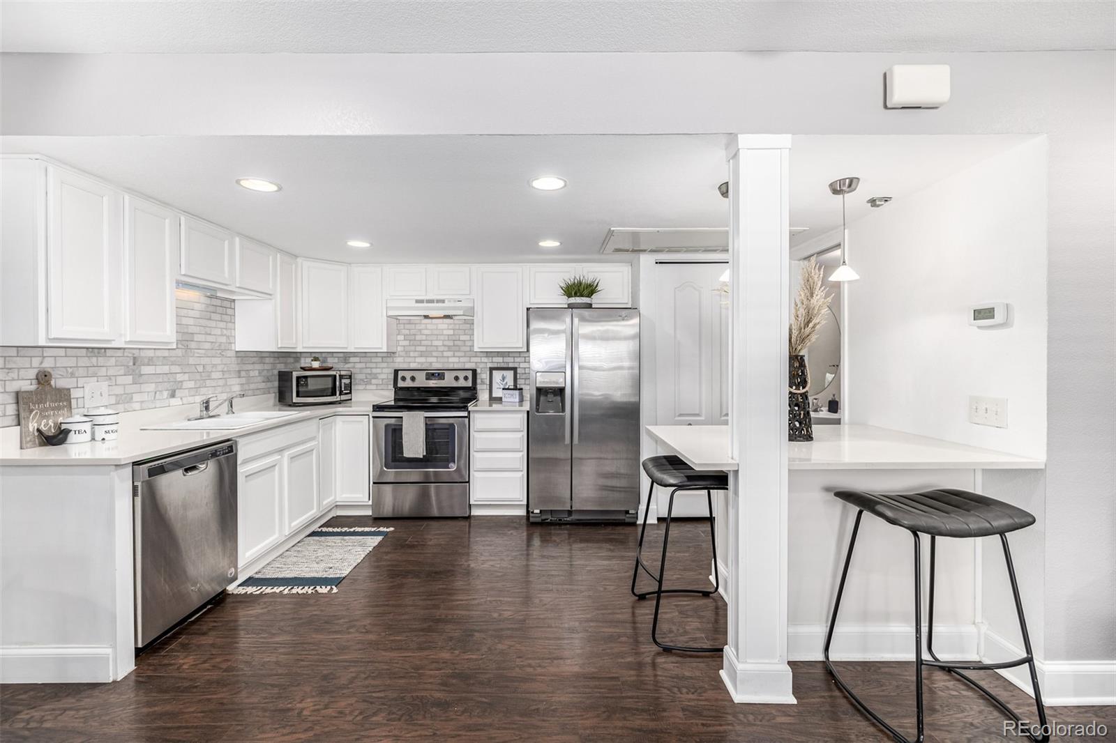 1650 S Deframe Street Unit: B6