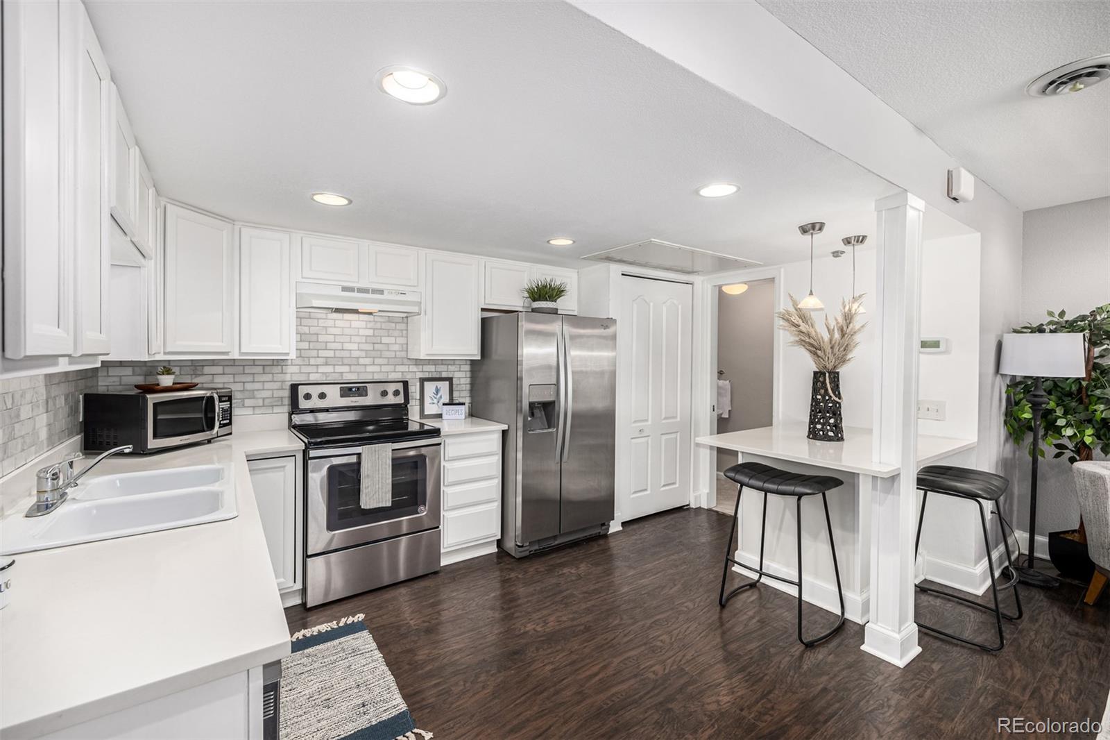 1650 S Deframe Street Unit: B6