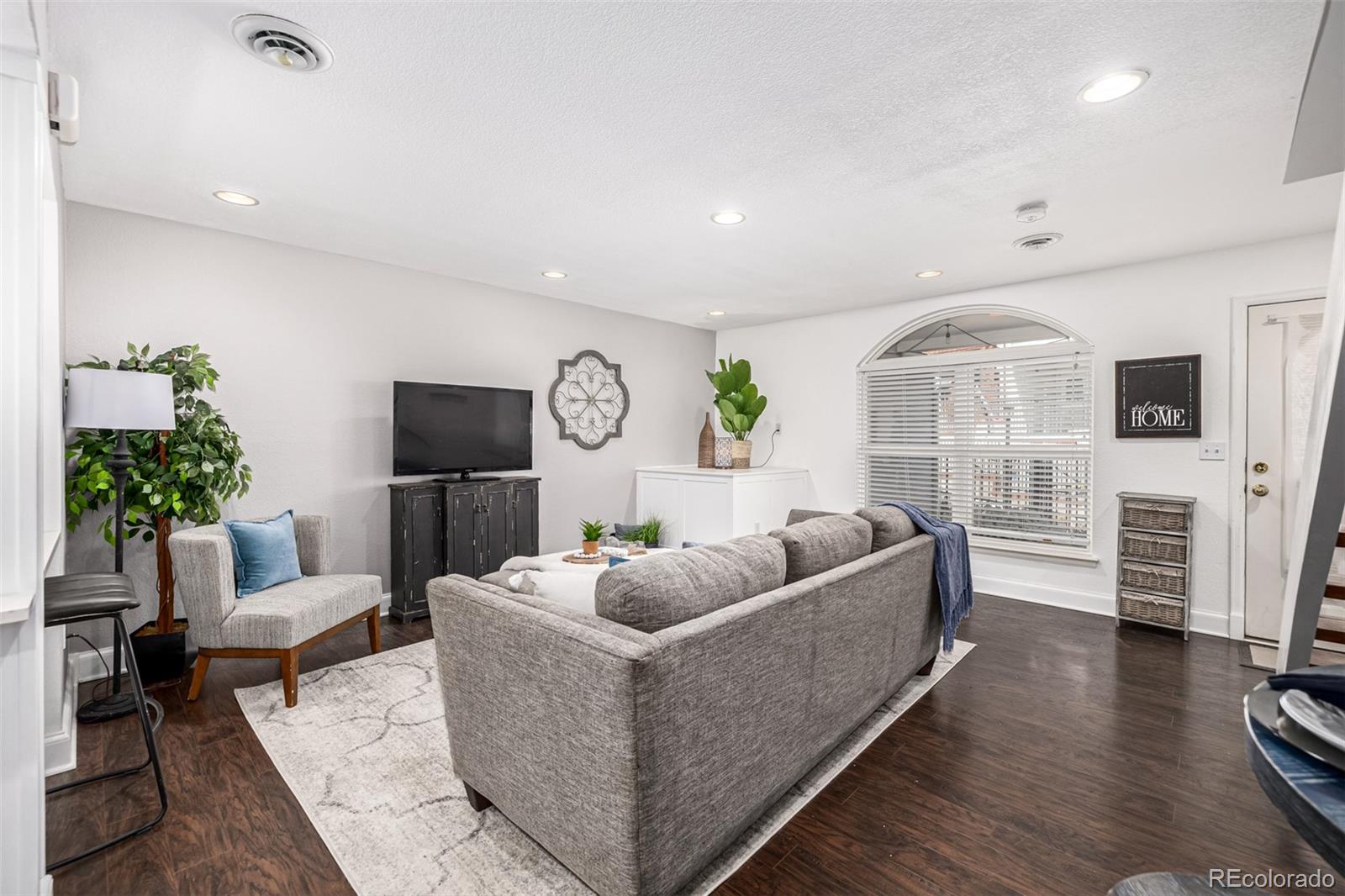1650 S Deframe Street Unit: B6
