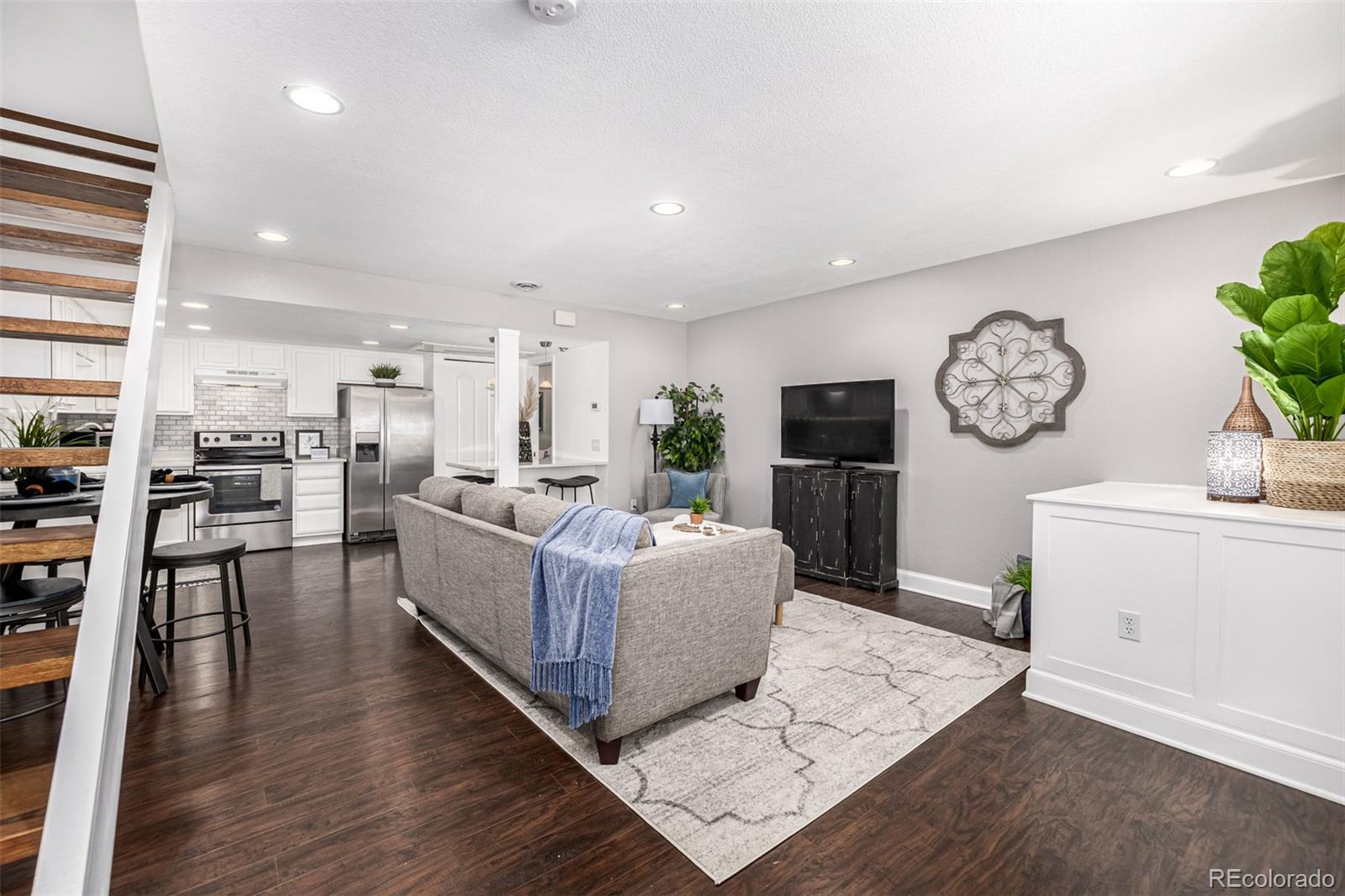 1650 S Deframe Street Unit: B6