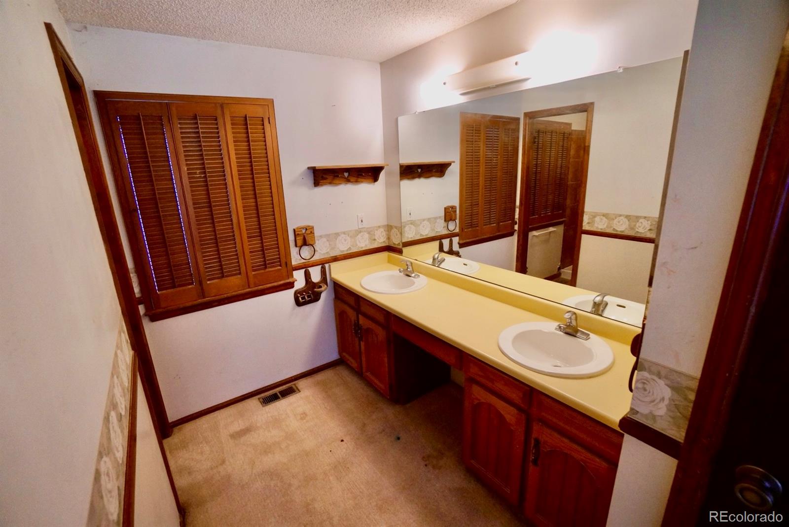 3658 S Bahama Street