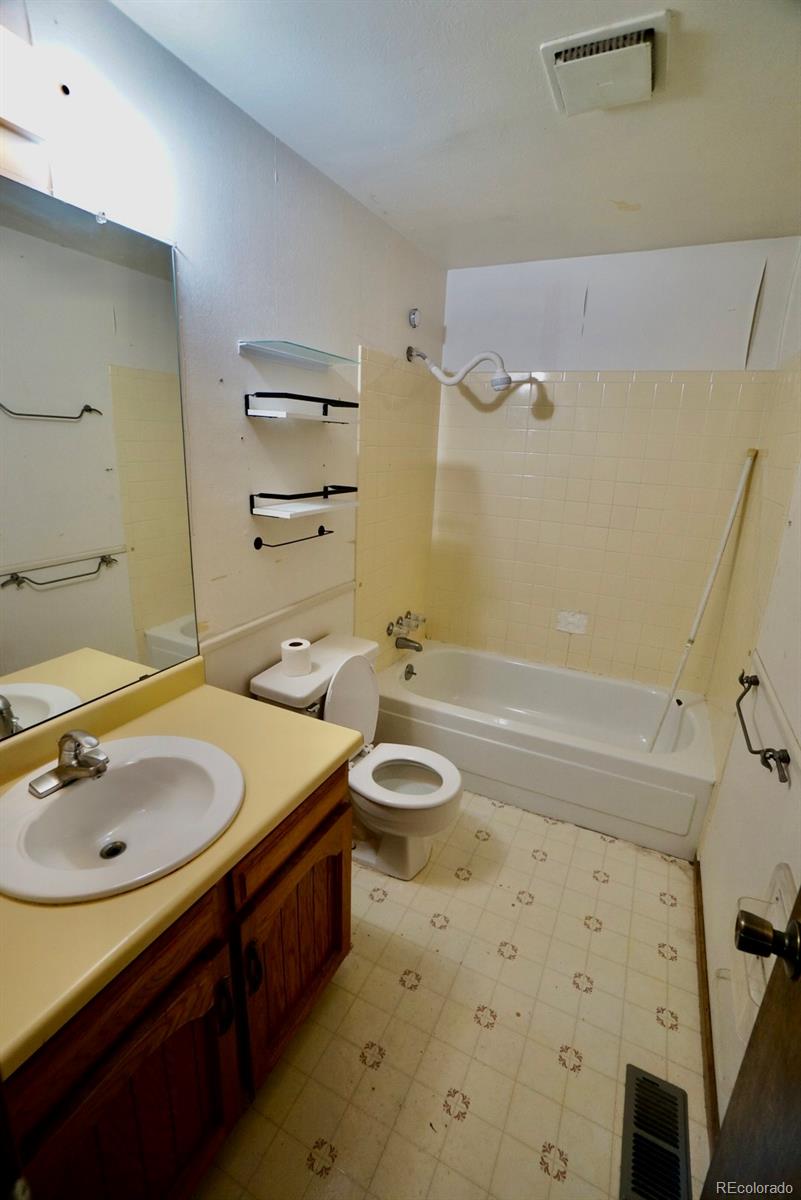 3658 S Bahama Street