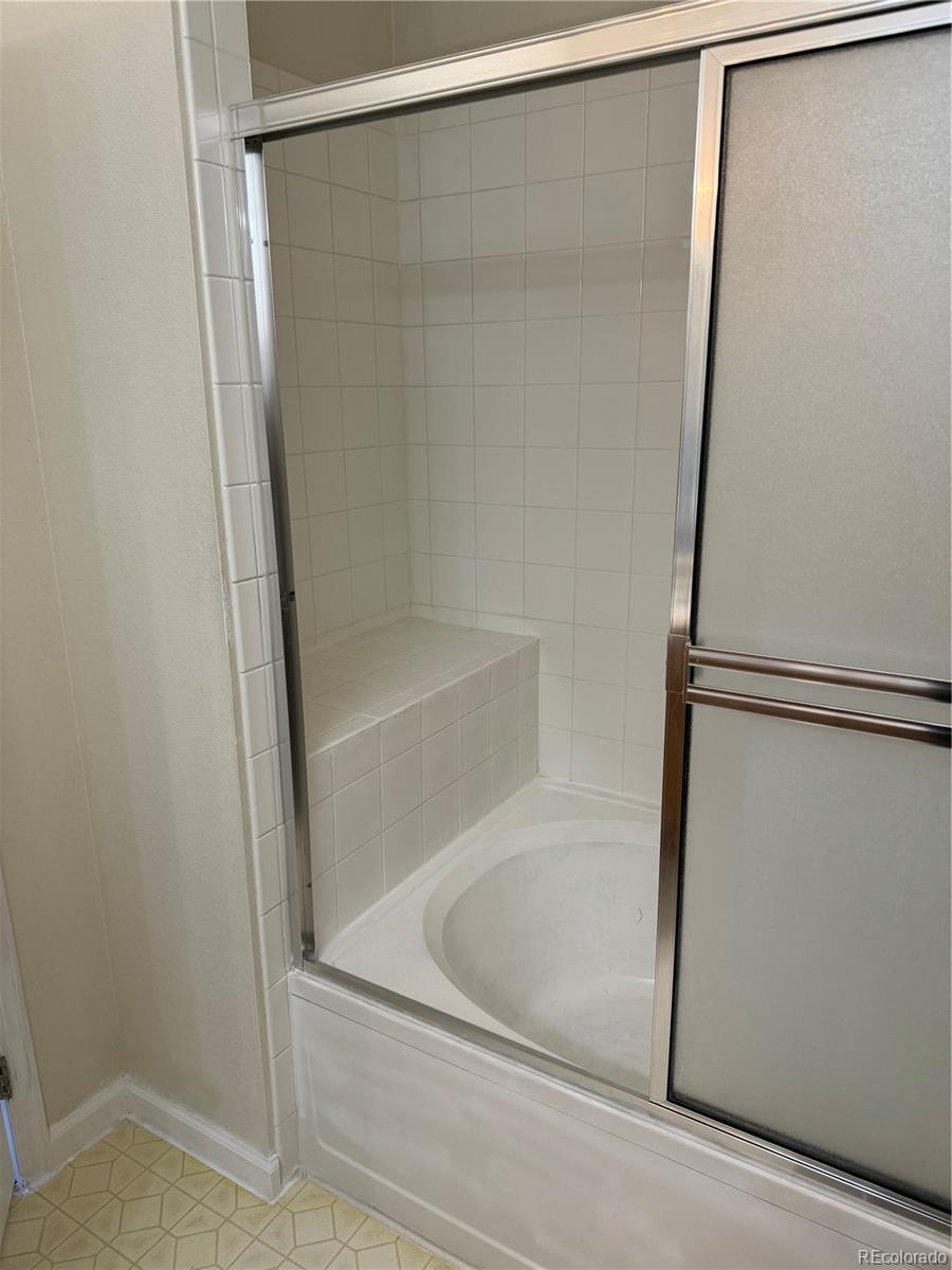4005 S Dillon Way Unit: 202