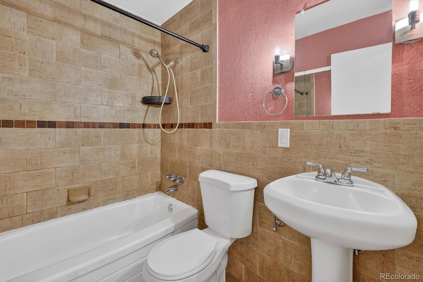 1336 N Logan Street Unit: 401