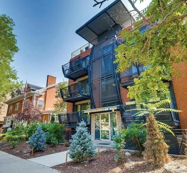 1336 N Logan Street Unit: 401