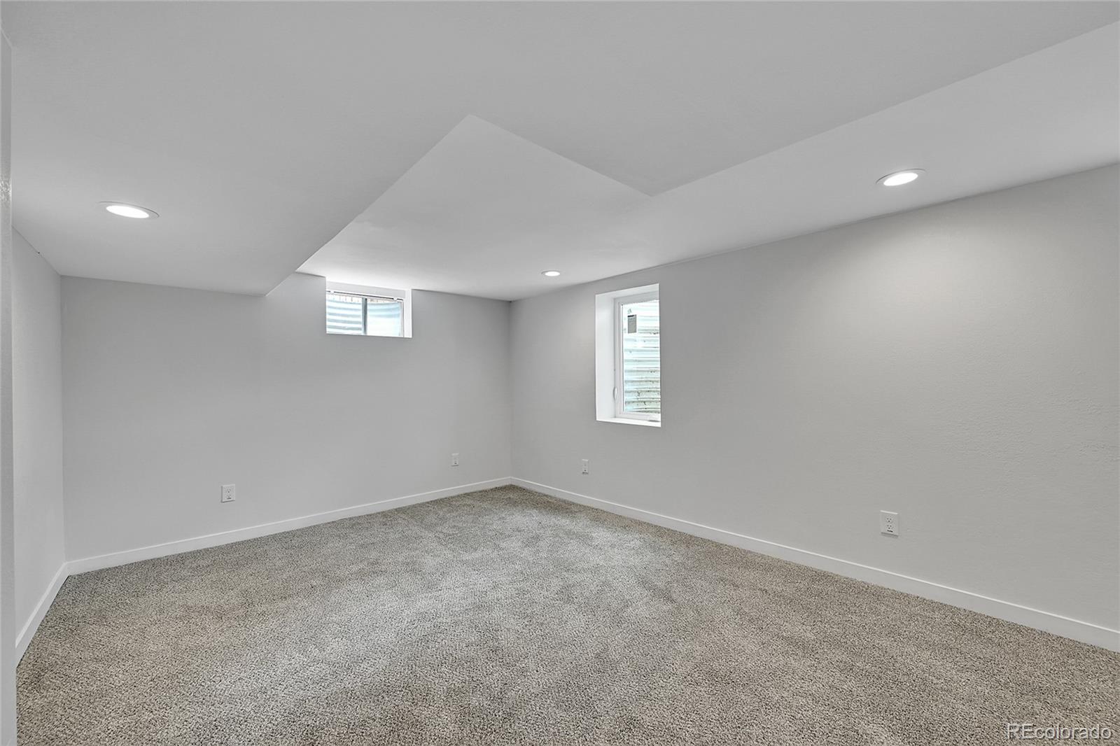 8879 Winona Court