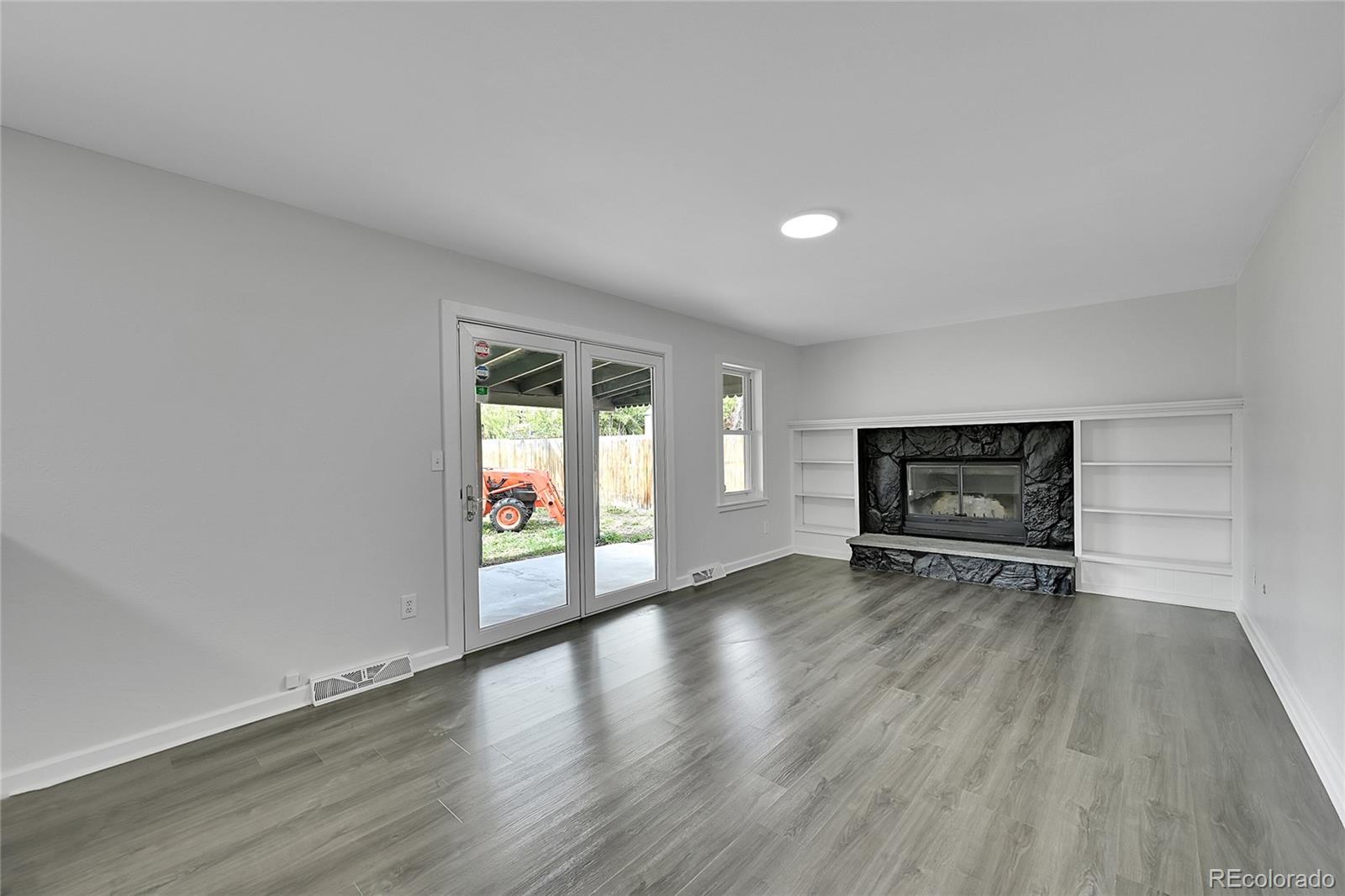 8879 Winona Court
