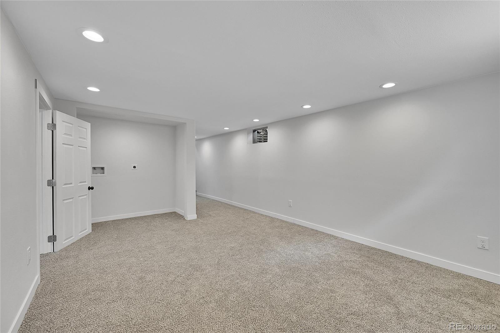 8879 Winona Court