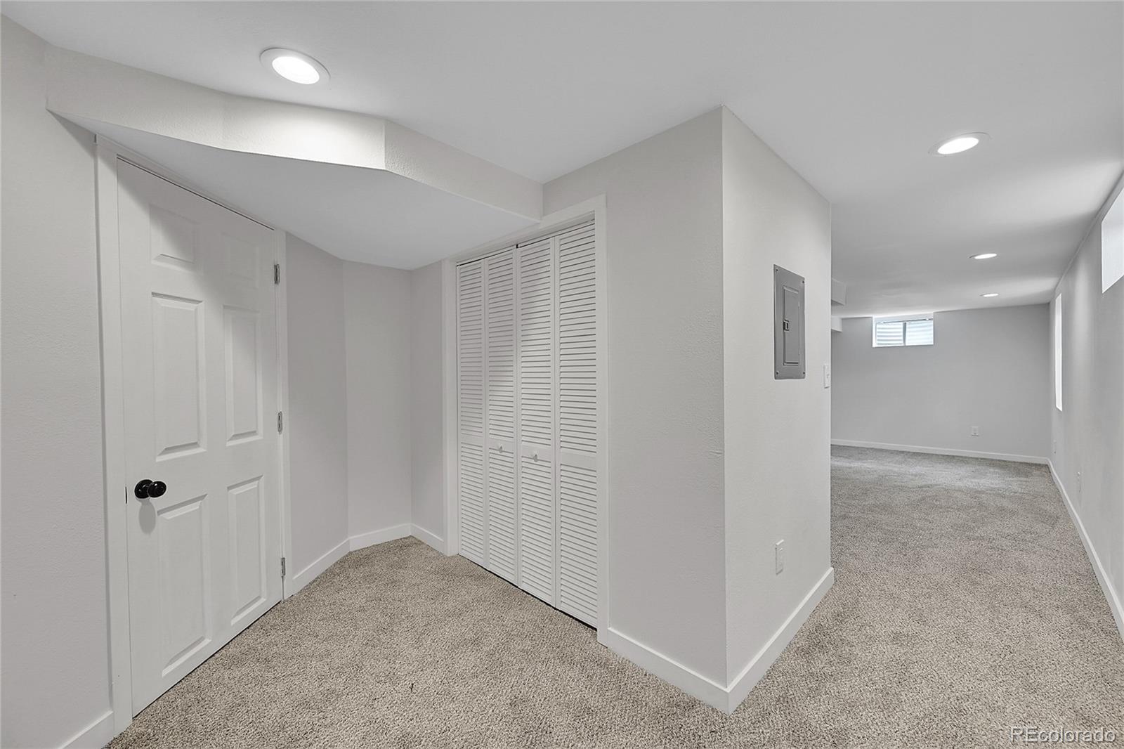8879 Winona Court