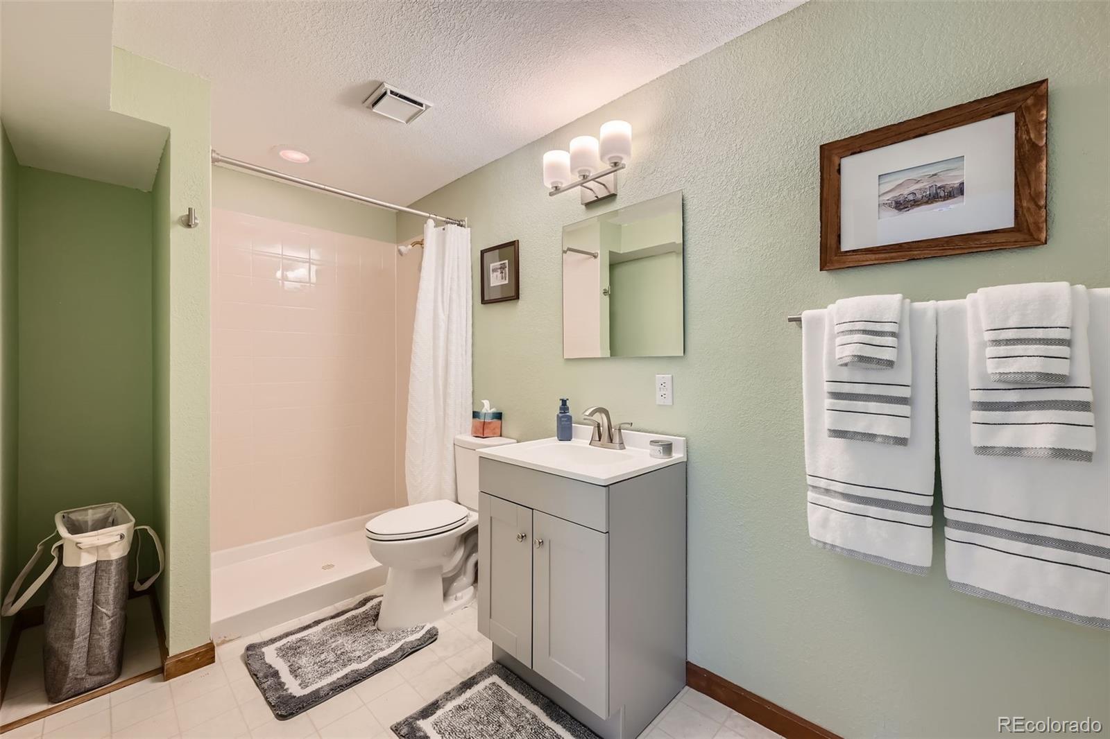 17509 E Kenyon Drive