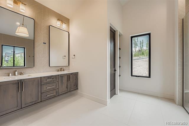 1086 Wildberry Lane