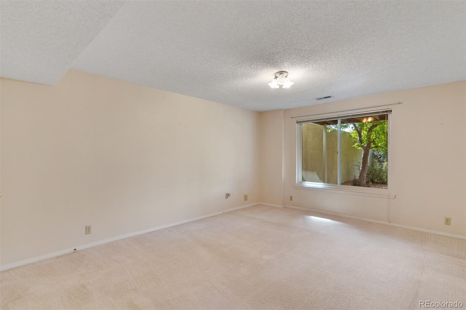 4303 Roundtree Court