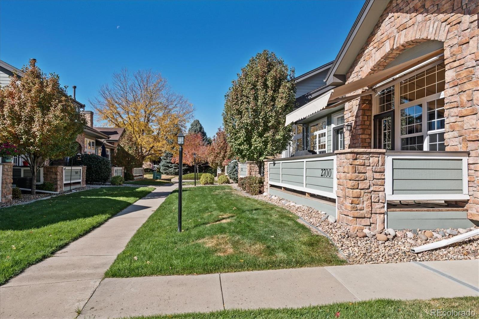 2700 W Greens Place