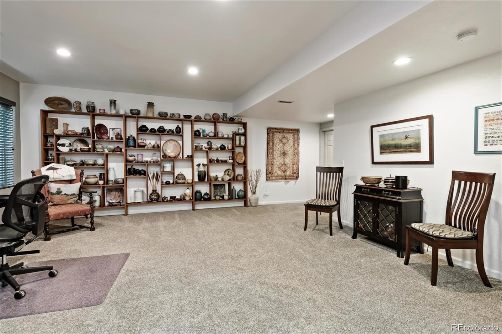 2700 W Greens Place