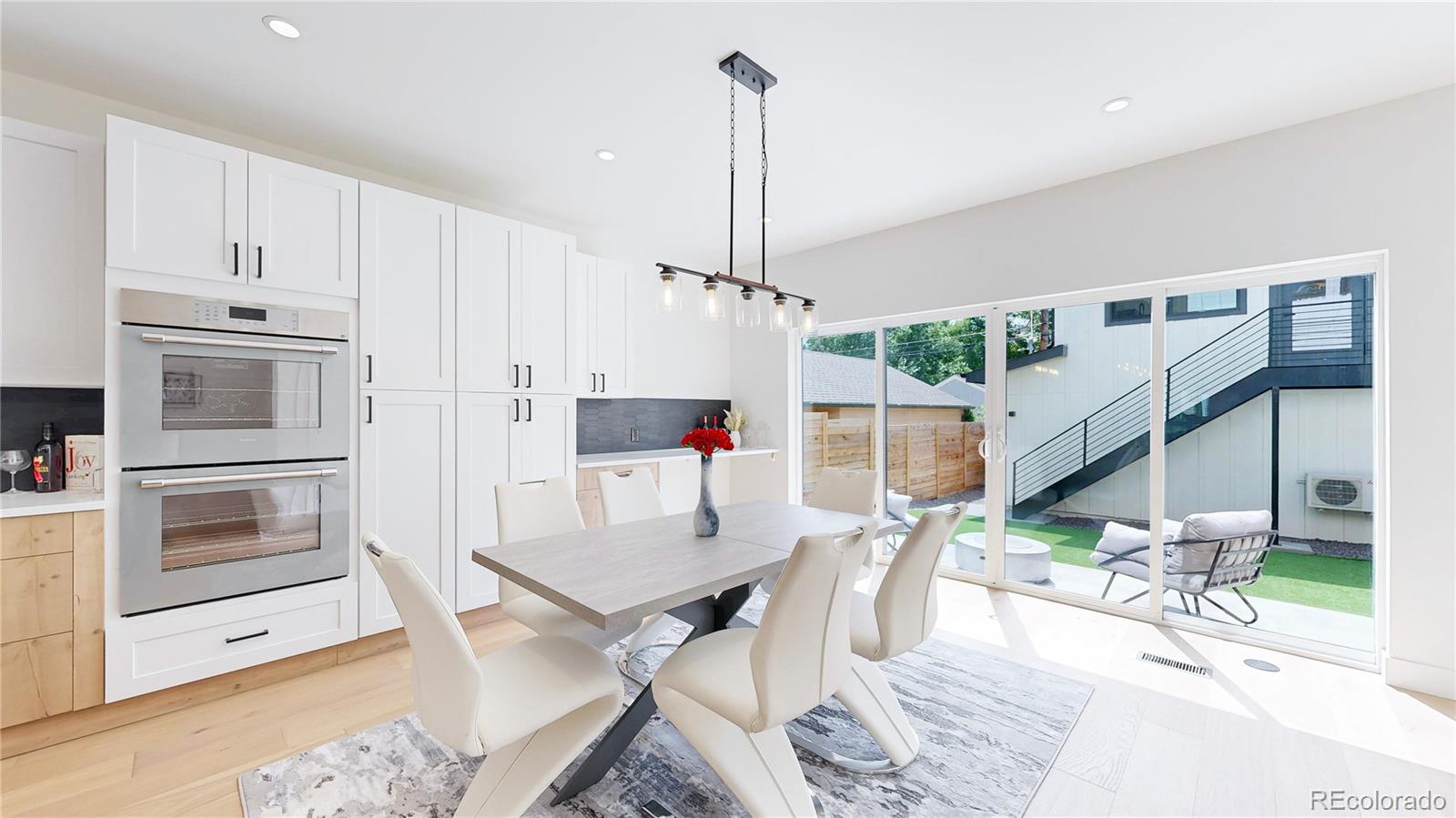 2405 S Franklin