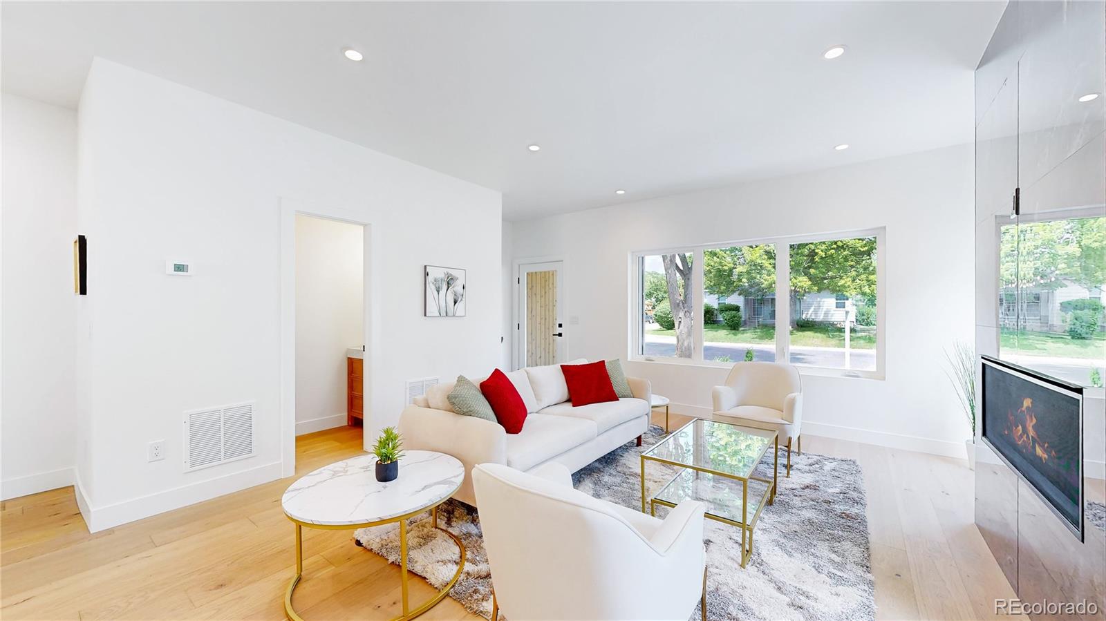 2405 S Franklin