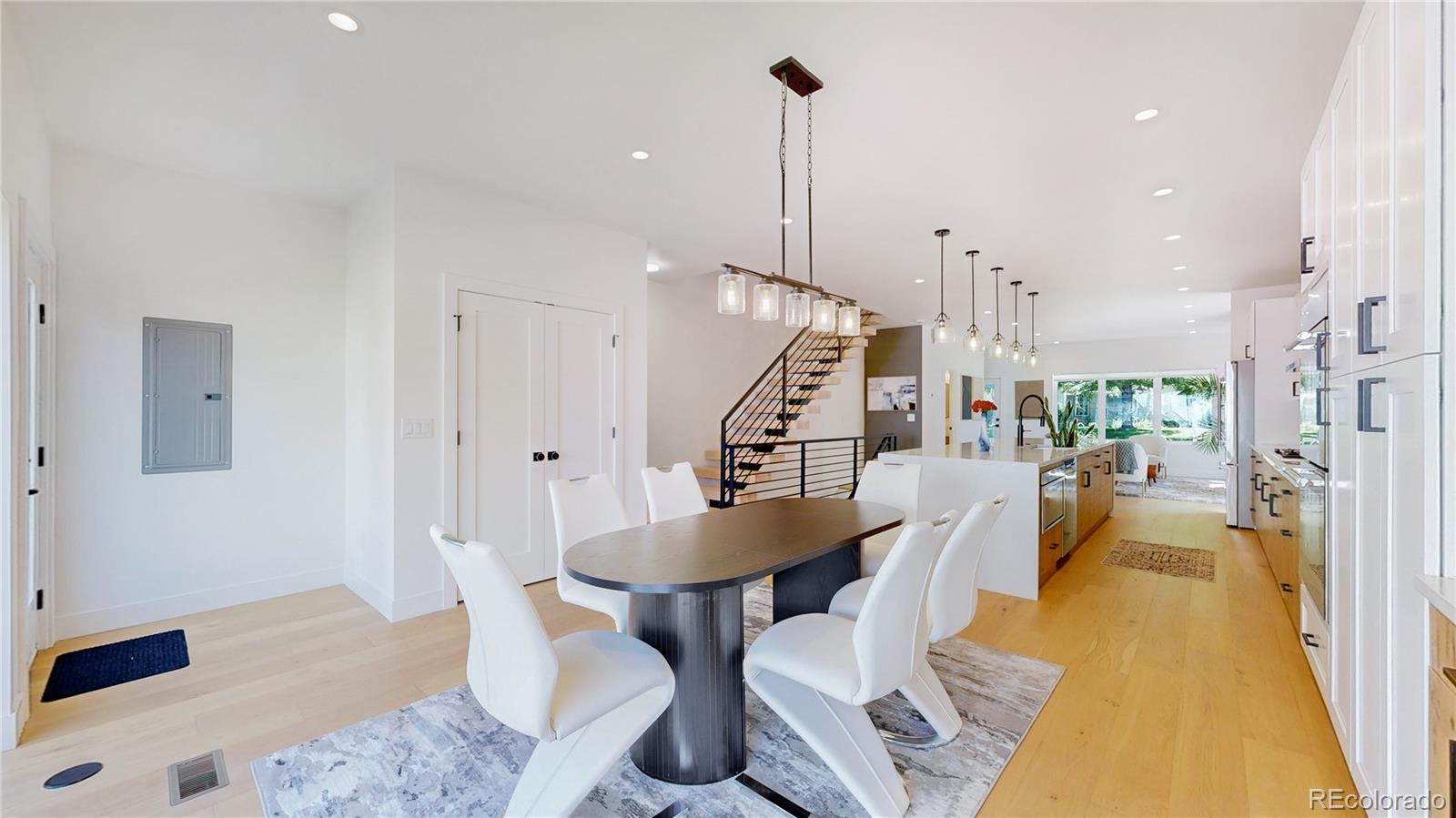 2405 S Franklin