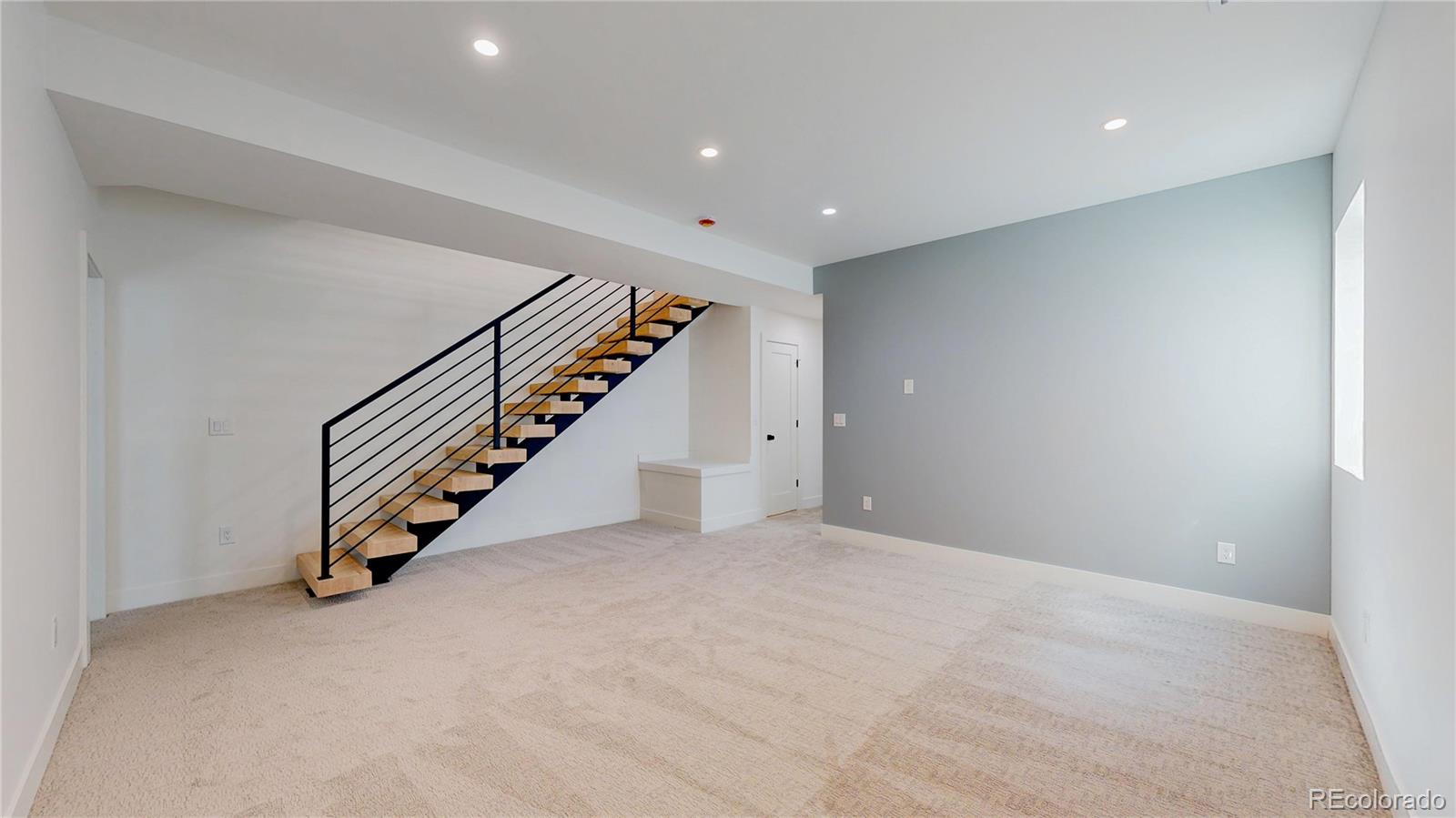 2405 S Franklin