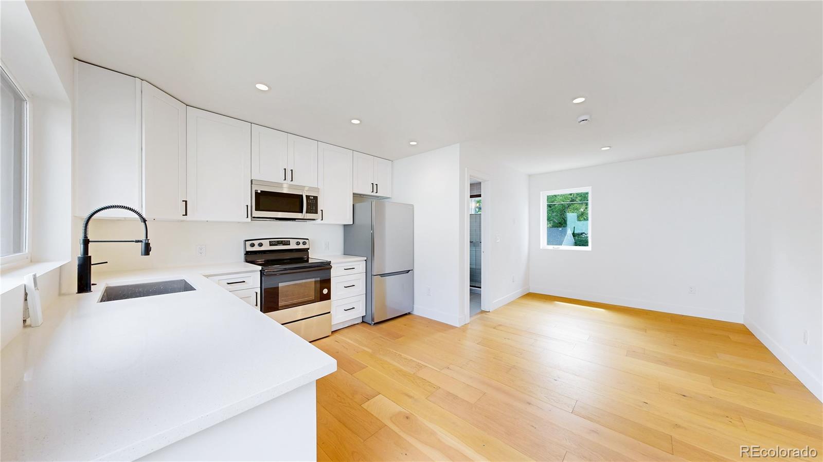 2405 S Franklin