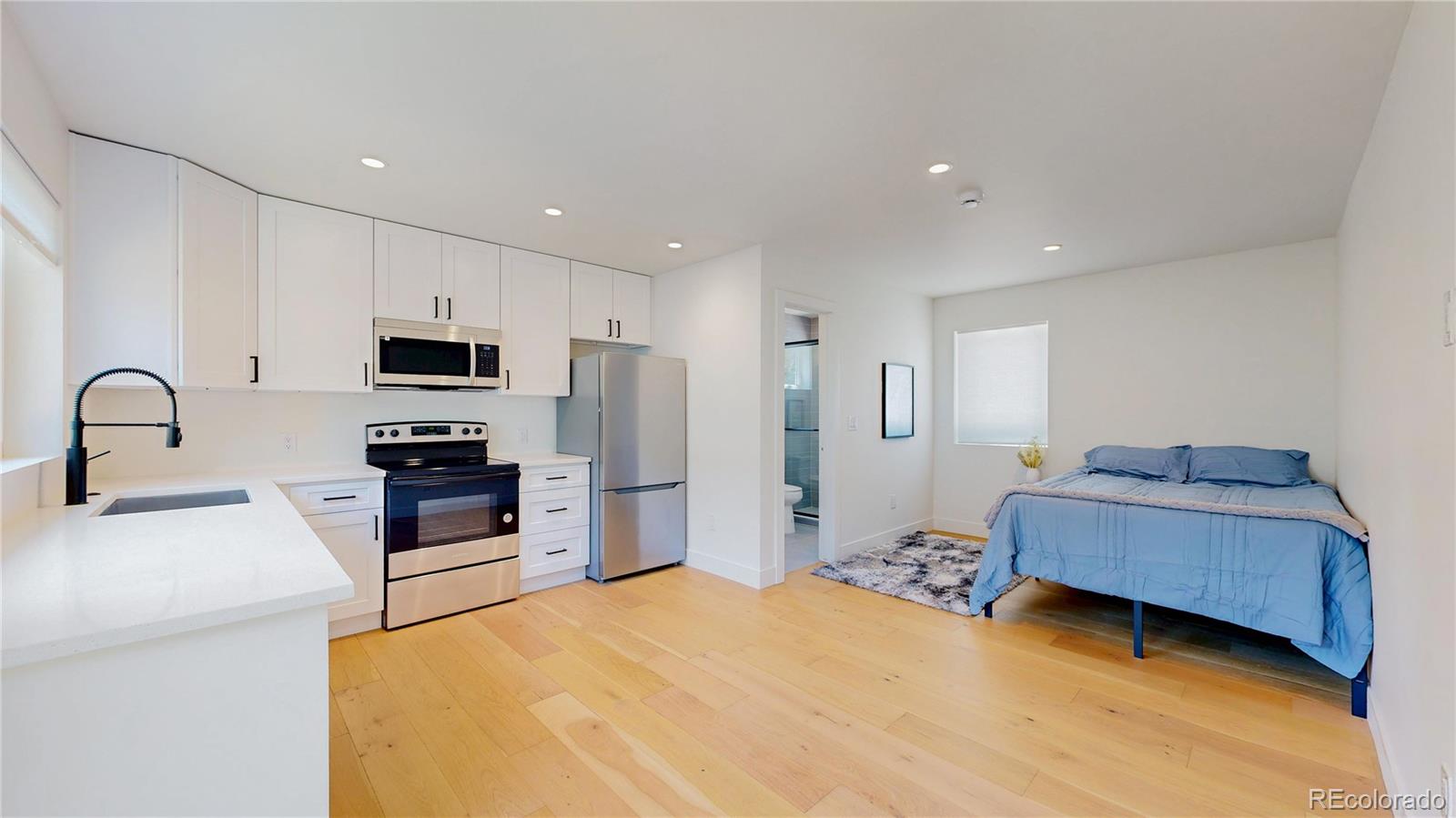 2405 S Franklin