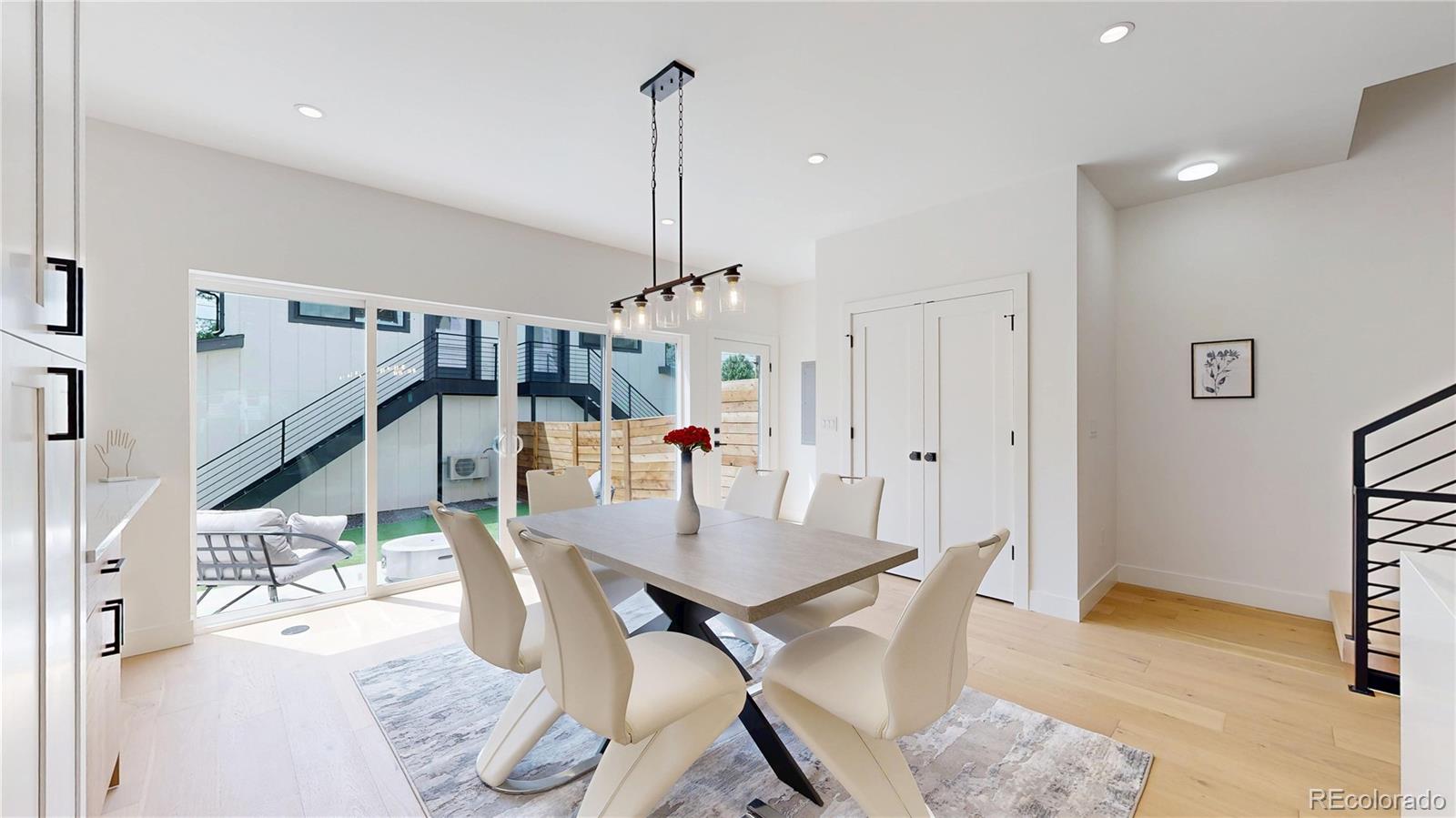 2405 S Franklin