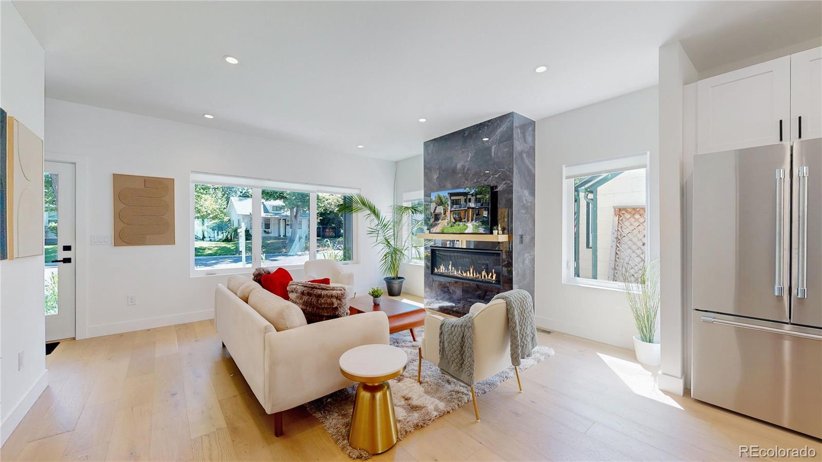 2405 S Franklin