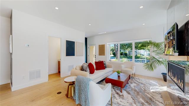 2405 S Franklin