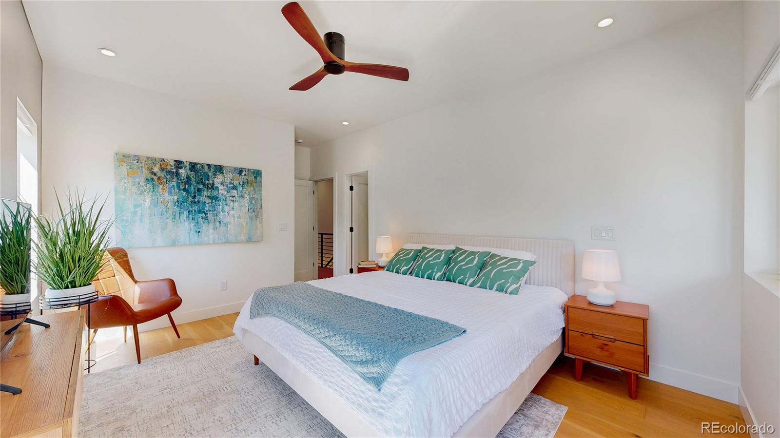 2405 S Franklin