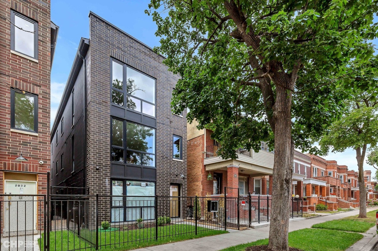6150 S Champlain Avenue Unit: 2