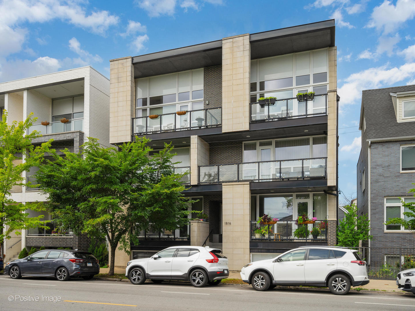 1816 N California Avenue Unit: 3N