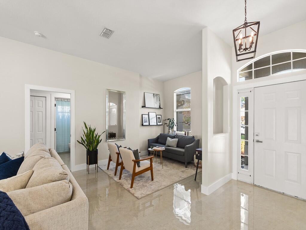 5952 NW Favian Avenue, Port St. Lucie