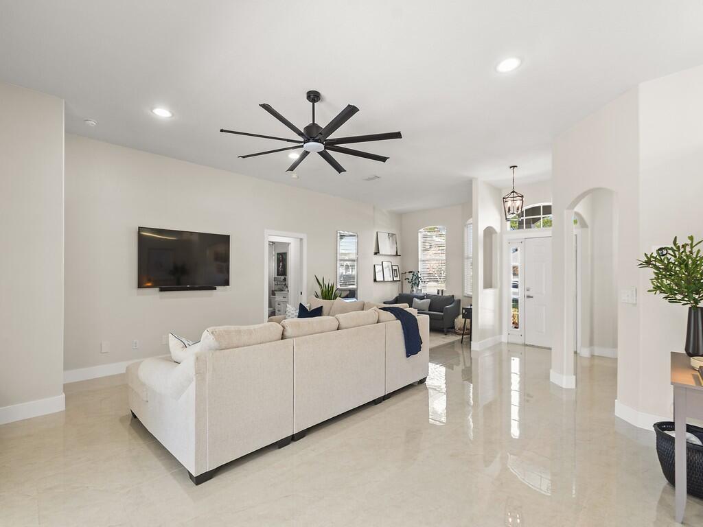 5952 NW Favian Avenue, Port St. Lucie