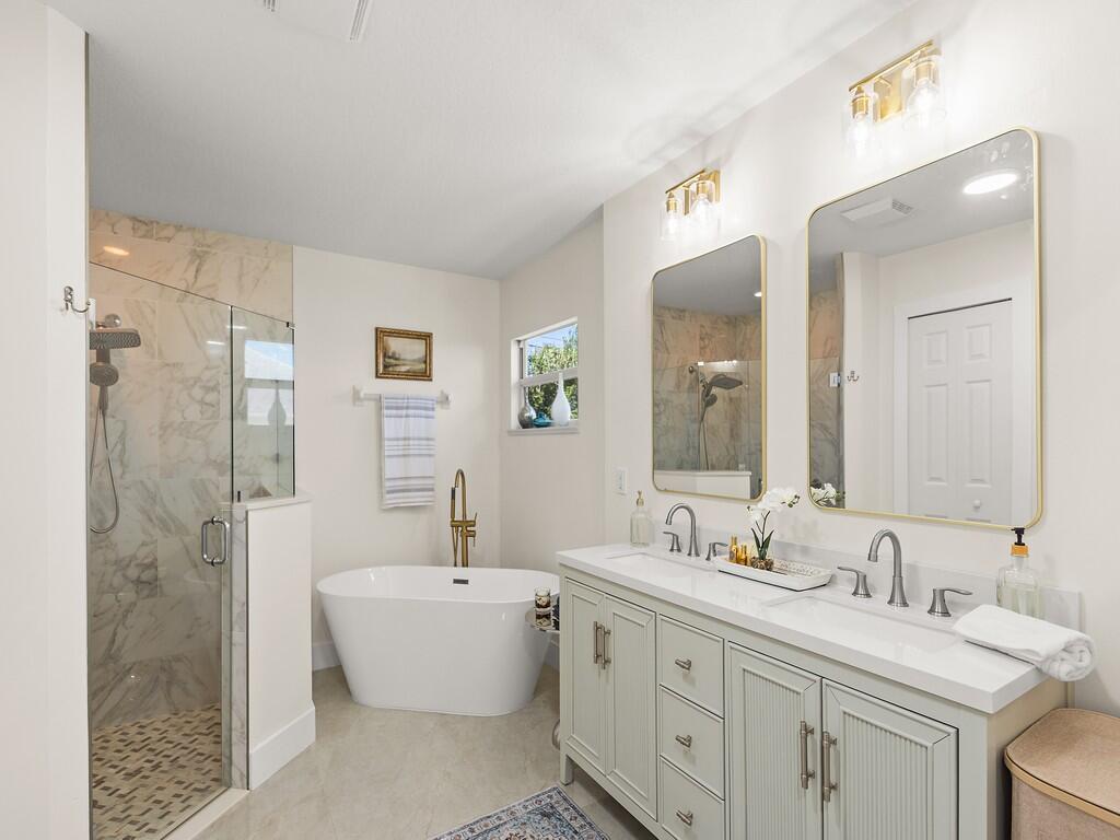 5952 NW Favian Avenue, Port St. Lucie