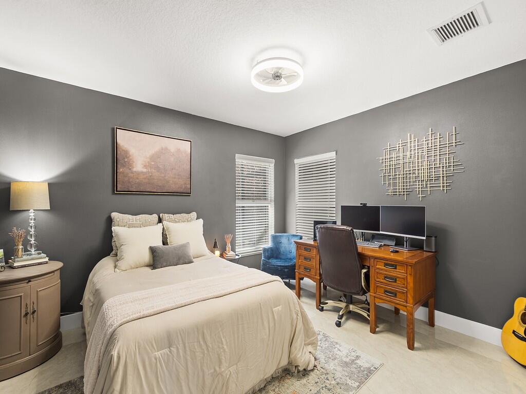 5952 NW Favian Avenue, Port St. Lucie