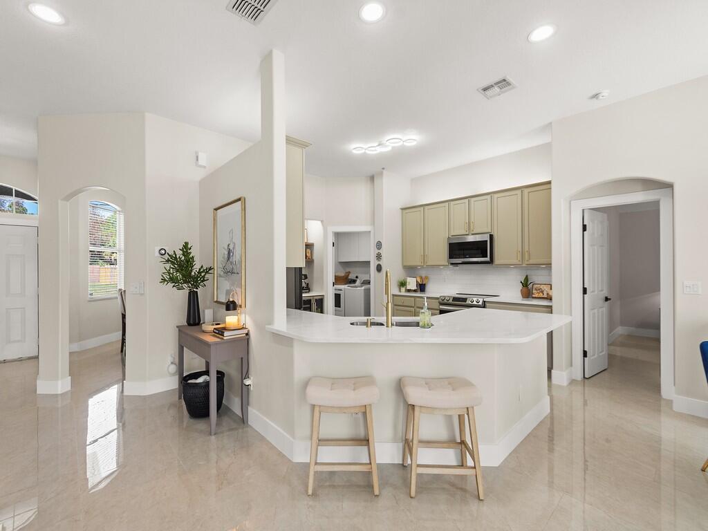 5952 NW Favian Avenue, Port St. Lucie